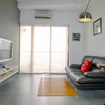 Apartemen 108 m² dengan 2 kamar tidur dan 2 kamar mandi pribadi di Tebet