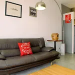 108m² 2 slaapkamer, 2 privé badkamer Appartement in Tebet