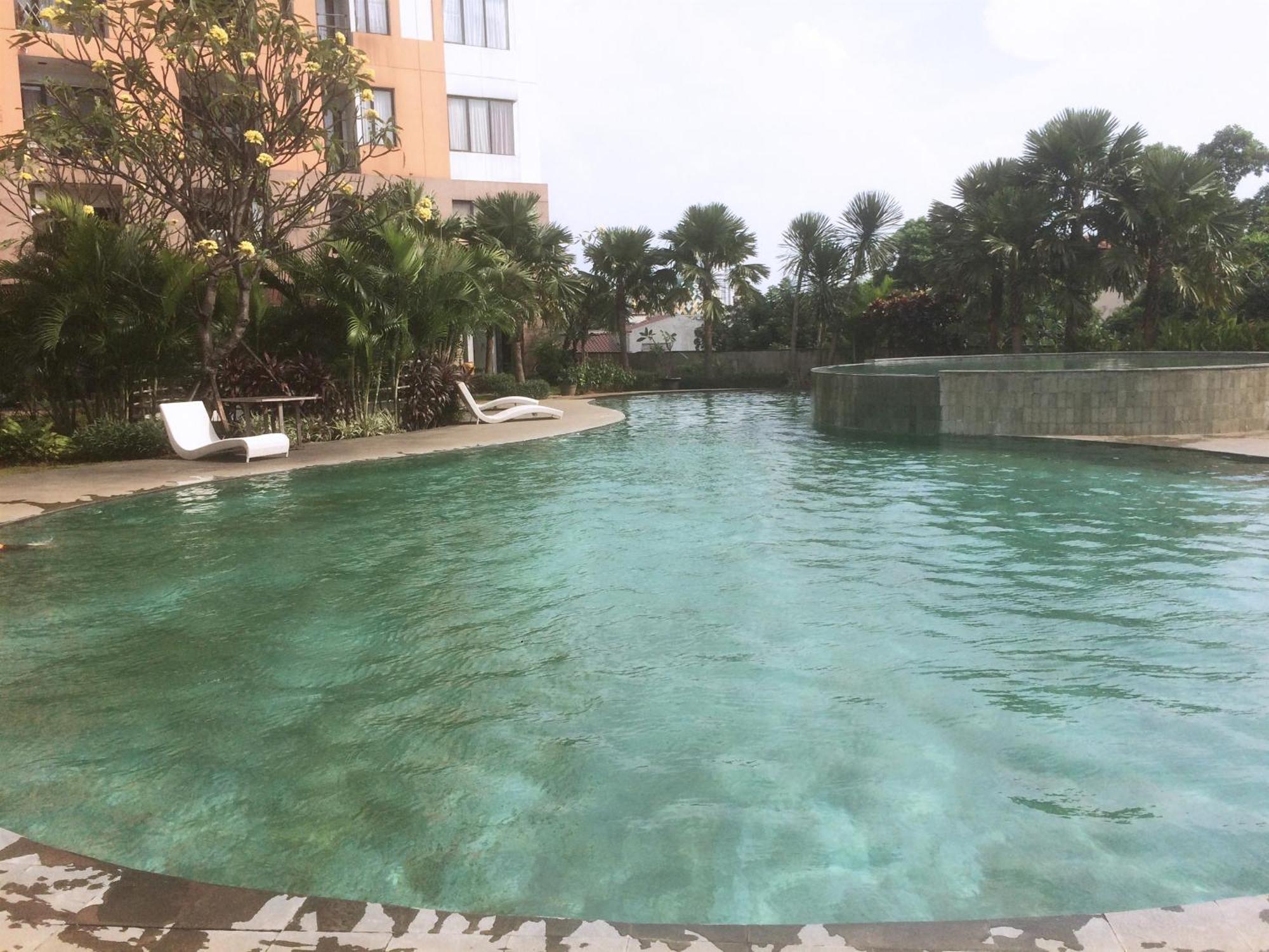 108m² 2 Slaapkamer, 2 Privé Badkamer In Tebet Appartement
